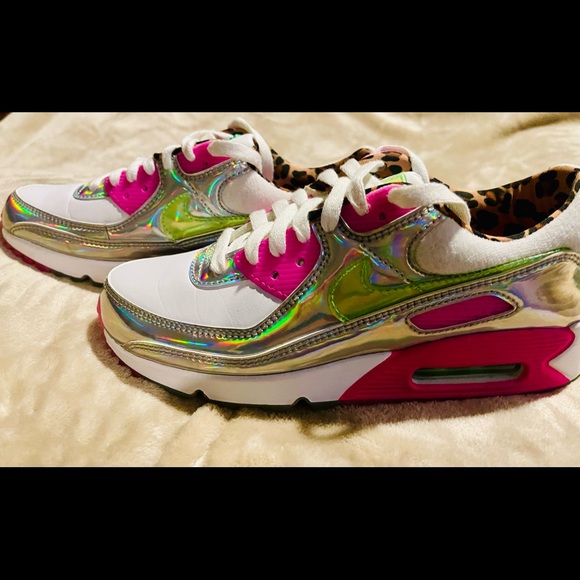 Air Max 90 LX Laser Fuchsia (Women’s, Size 8) - Picture 14 of 15